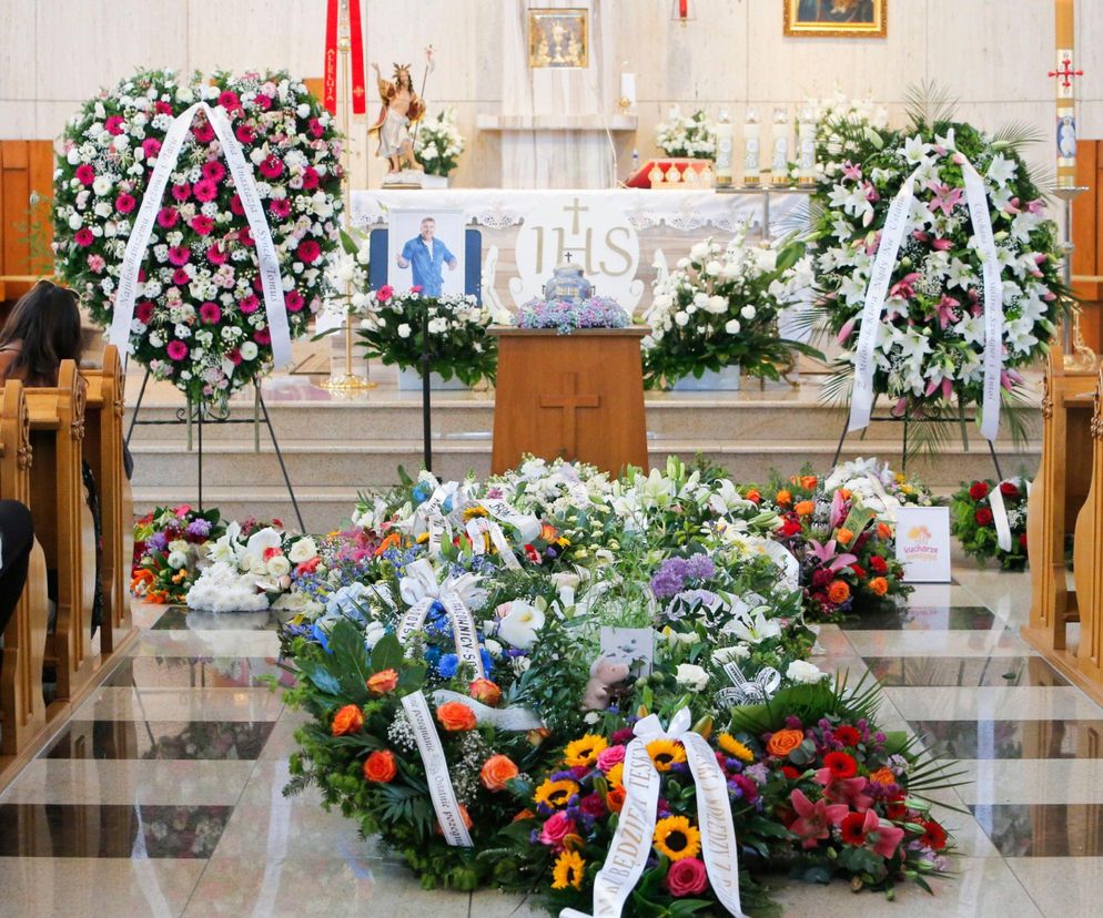 Pogrzeb Tomasza Jakubiaka. Żałobnicy spełnili jego ostatnią wolę