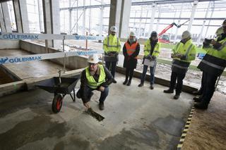 Tu będą spać pociągi II linii metra. Rafał Trzaskowski wmurował akt erekcyjny 