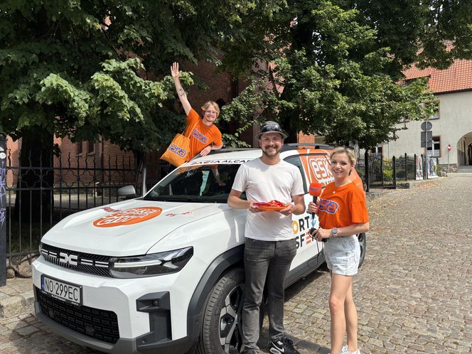 Tłumy przyjezdnych i uśmiechy na twarzach. Wakacyjny patrol Eska Summer City na olsztyńskiej Starówce