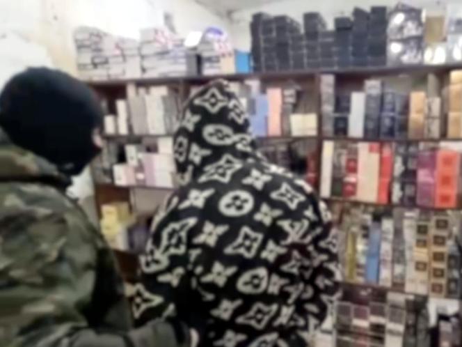 Zbili fortunę na handlu lewymi perfumami i odzieżą. Policjanci przecierali oczy ze zdumienia