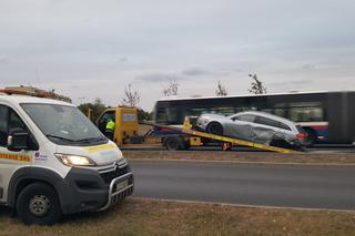 Zderzenie osobówki z autobusem w bydgoskim Fordonie [ZDJĘCIA]