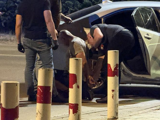 Atak ostrym narzędziem na Białołęce. Pod drzwiami pełno śladów krwi