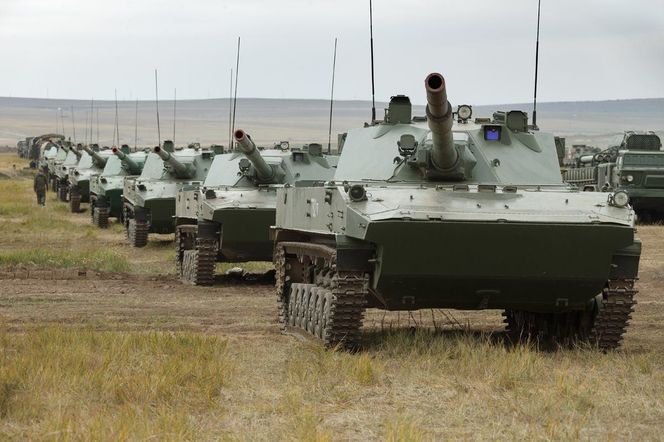 Rosyjska armia na froncie. Ponad 700 tys. żołnierzy walczy w Ukrainie, ale straty są ogromne