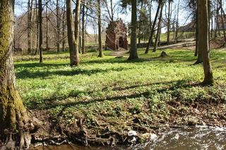 Malutką wieś nazywają Warmińską Jerozolimą. Przyciąga prawdziwe tłumy