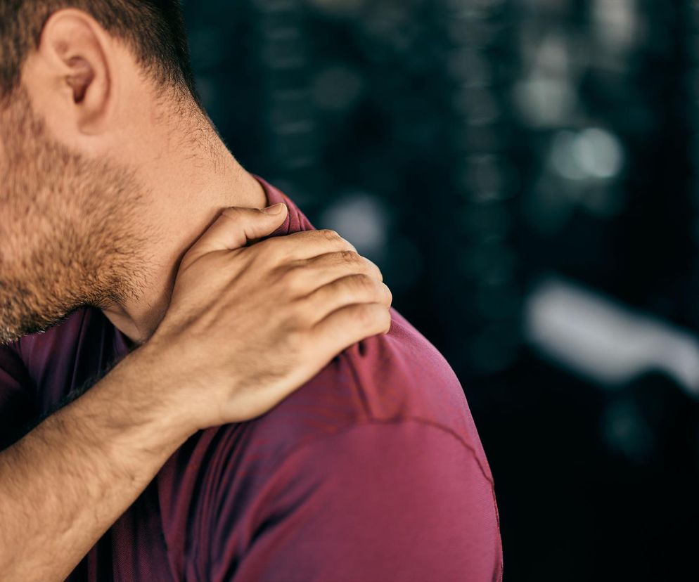 54-latka bolał bark, lekarz podejrzewał skurcze. Okazało się, że to objaw groźnego nowotworu