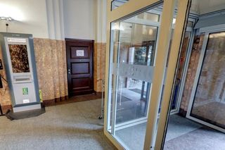 Zamaskowany mężczyzna wszedł do budynku Urzędu Miasta w Chorzowie