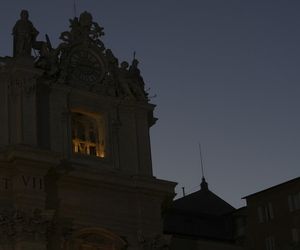 Z OSTATNIEJ CHWILI: Rozpoczęło się konklawe 2025 – kardynałowie złożyli przysięgę w Kaplicy Sykstyńskiej