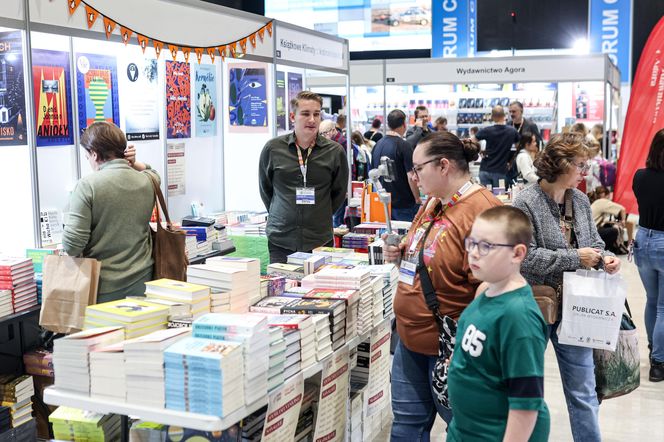 Targi Książki w Katowicach to okazja do zdobycia autografów pisarzy