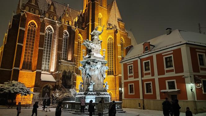 Ostrów Tumski we Wrocławiu w zimowej odsłonie. To miejsce trzeba odwiedzić [zdjęcia]