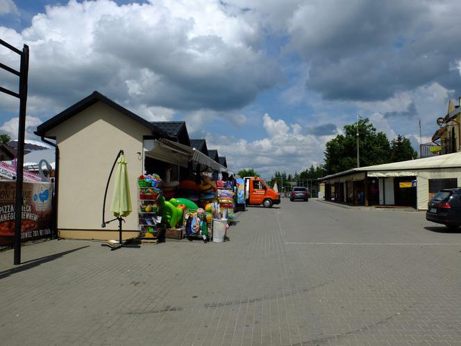 Jezioro Białe budzi się powoli. Upał, a ludzi jak na lekarst