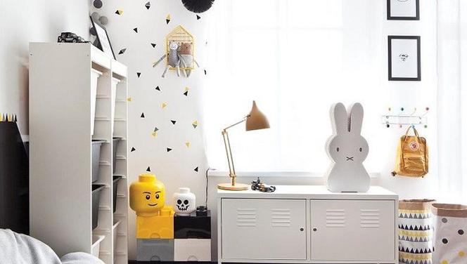 Szaro-żółty pokój dla dziecka