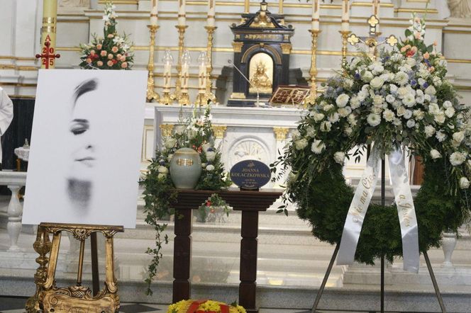 Poruszające słowa księdza na pogrzebie Joanny Kołaczkowskiej. Duchowny zwrócił się do jej siostry