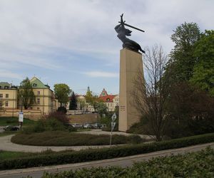 Te pomniki były symbolami stolicy.  Dziś już nie istnieją