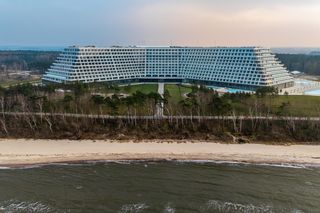 Hotel Gołębiewski w Pobierowie to właśnie ogłosił. Kiedy otwarcie? Na razie rekrutują na dużą skalę