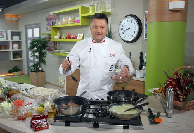 Kucharz Robert Sowa podczas nagrania programu w 2007 roku