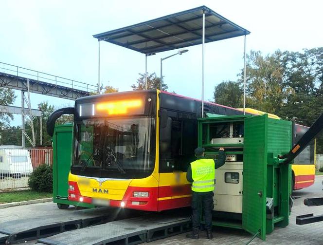 Prawie połowa skontrolowanych autobusów miejskich we Wrocławiu z poważnymi usterkami