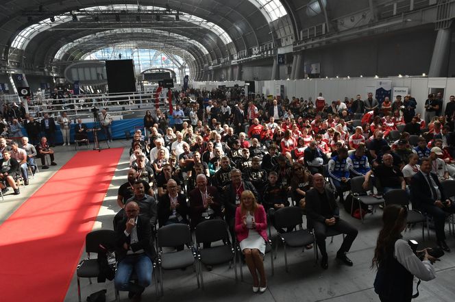 Andrzej Gołota na otwarciu V Forum Polskiego Boksu w Kielcach