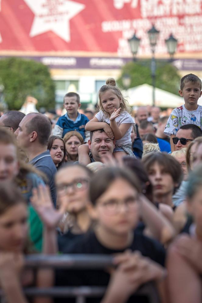 Drugi dzień 767. Urodzin Gorzowa. Tak bawili się mieszkańcy podczas koncertu "Łydki Grubasa"