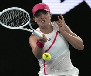 Iga Świątek - Linda Noskova TV Transmisja NA ŻYWO Australian Open Gdzie oglądać mecz Świątek - Noskova 20.01.2024