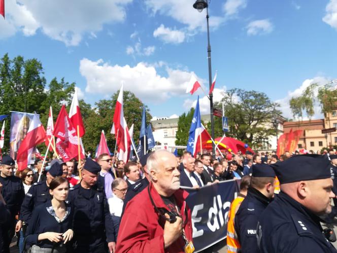 Marsz Suwerenności przeszedł ulicami Warszawy