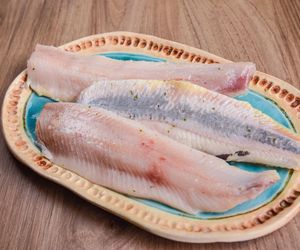 Moczenie śledzi – jak długo, w czym i jak to zrobić, aby były idealne w smaku?