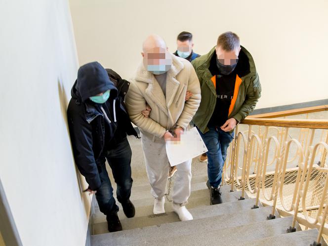 Wielka kasa leciała przez okno. Oszuści obłowili się w 330 tysięcy złotych