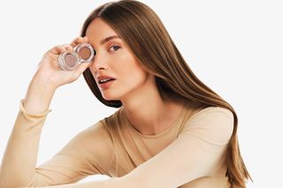 Naturalny makijaż, który pielęgnuje – Sylwia Butor twarzą nowej kampanii Your KAYA