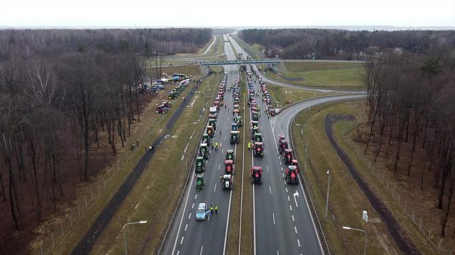 Protest rolników 20 lutego w okolicach Kraśnika. Tak blokują S19