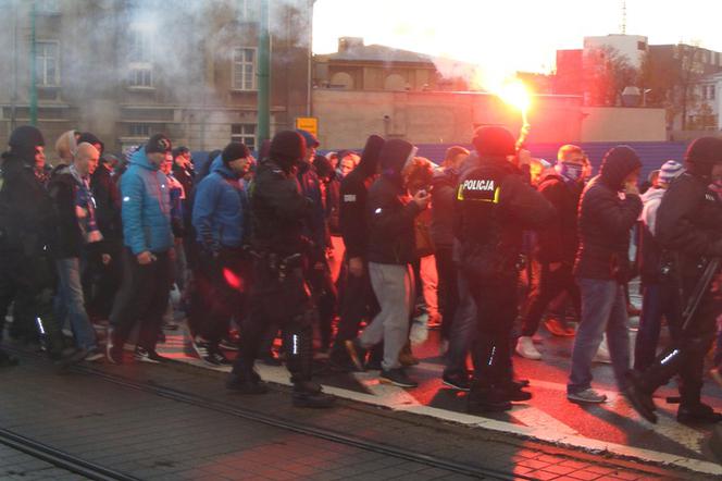 Przemarsz kibiców Wisły Płock na Inea Stadion w Poznaniu