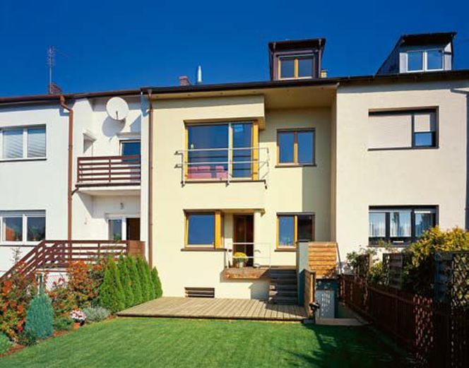 Dom bliźniak lub segment od dewelopera. Jak kupić taki dom?