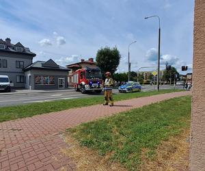 W Kraśniku dziecko wypadło z okna na trzecim piętrze. Wezwano śmigłowiec LPR 