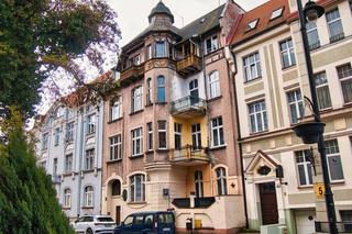 Bydgoska secesja do remontu. W tej kamienicy z wieżyczką mieszkał dr Jan Biziel