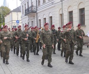 Orkiestra wojskowa na ulicach Kielc! Będzie też koncert