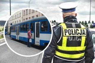 Kraków: Zwrócił uwagę pasażerowi, został zaatakowany gazem i pobity [ZDJĘCIA]