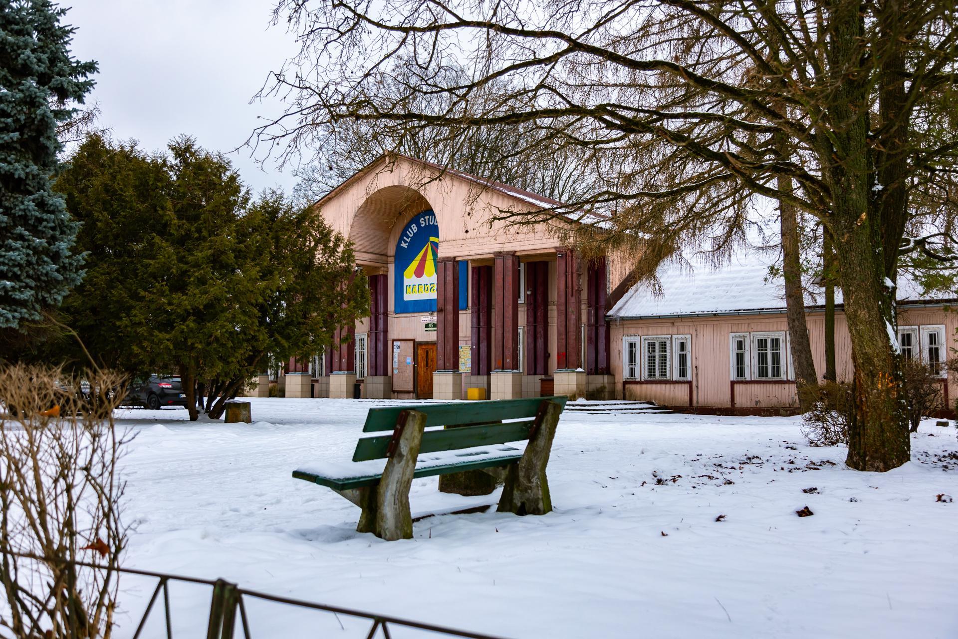 Osiedle "Przyjaźń" w Warszawie - zobacz zdjęcia pięknych drewnianych domków