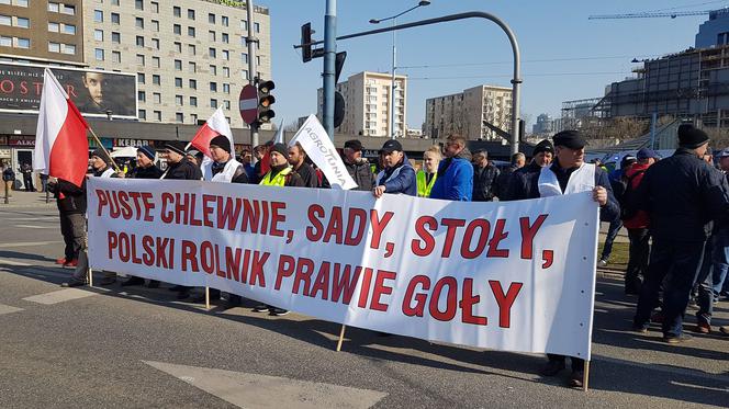 Protest rolników na Placu Zawiszy w Warszawie