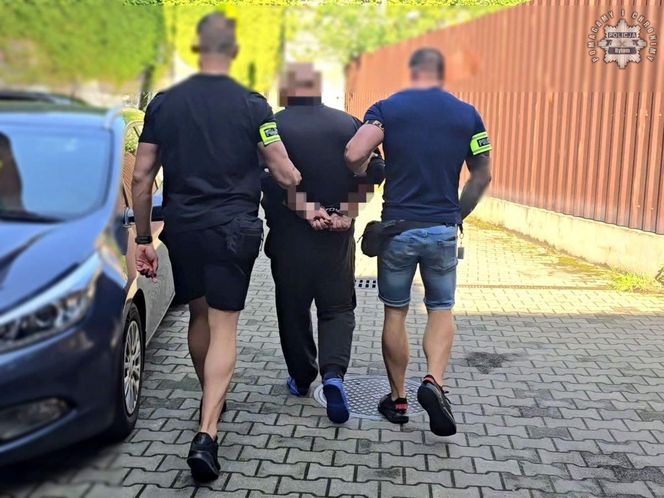 Udawali urzędników, okradali seniorów. Policja z Bytomia zatrzymała szajkę oszustów