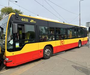 Czołowe zderzenie autobusu miejskiego z tramwajem. Kierowca zasłabł za kierownicą