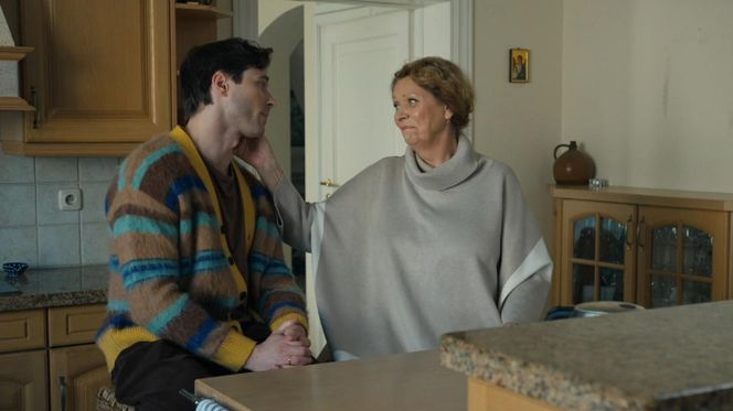 Barwy szczęścia odc. 3204. Józefina Rawiczowa (Elżbieta Jarosik), Cezary (Marcel Opaliński)