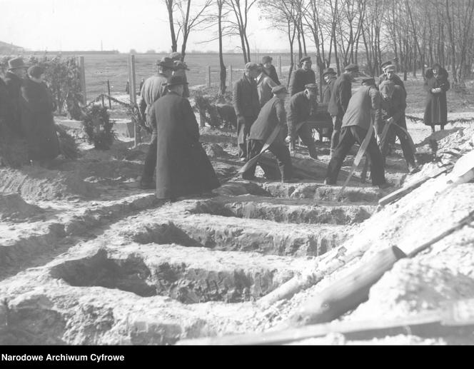 Przeniesienie prochów powstańców styczniowych do kwatery na Cmentarzu Wojskowym na Powązkach - 1934 r.