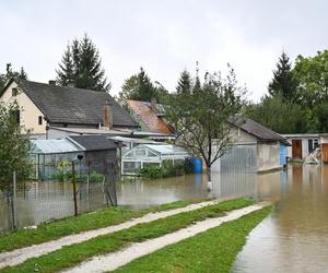 Zalane wsie, ewakuacja, woda na ulicach miasta. Dramatyczna sytuacja na południu Polski. 