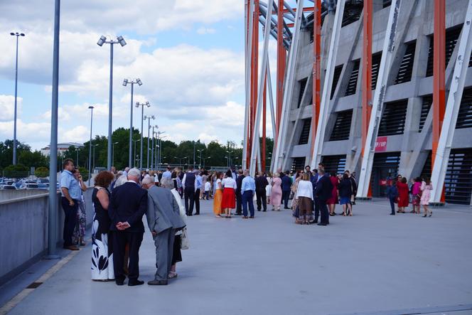 Kongres Świadków Jehowy Białystok 2024. Tłumy wiernych na Stadionie Miejskim