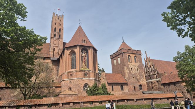 Ten pieszy szlak turystyczny ma ponad 250 km. Z Olsztyna można dojść nim aż do Torunia