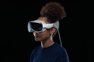 Apple Vision Pro mają na zawsze zmienić wirtualną rzeczywistość. Na razie powodują ogromne spadki akcji Apple