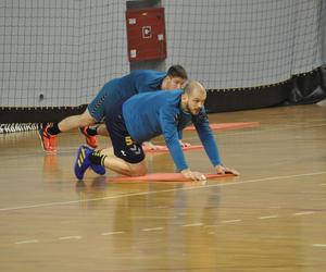 Trening piłkarzy ręcznych Industrii Kielce przed meczem w Piotrkowie Trybunalskim