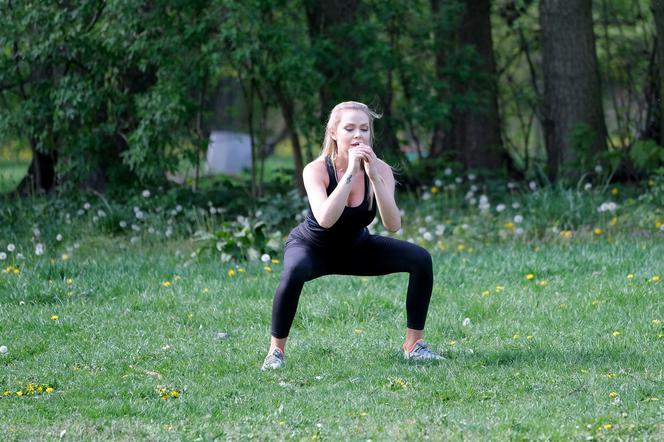 Ola Ciupa boksuje i całuje na spacerze