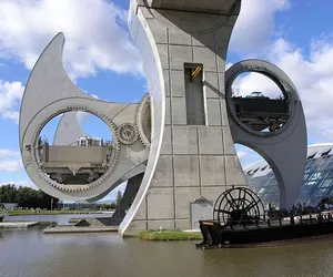 Architektura współczesna po godzinach: najdziwniejsze mosty na świecie