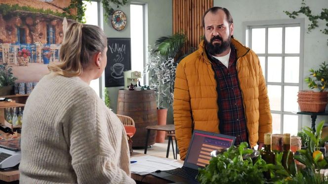 Barwy szczęścia odc. 3233. Borys (Jakub Wieczorek), Aldona (Elżbieta Romanowska)