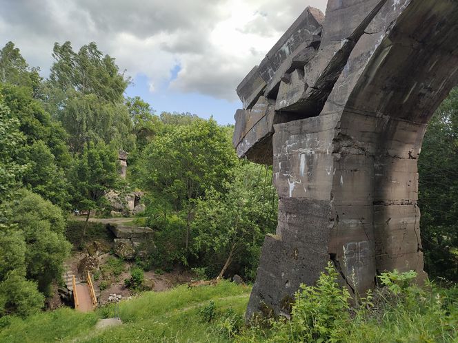 Zwalony most w Grądach Kruklaneckich