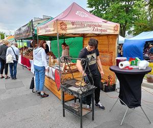 Stoiska wystawców podczas Jarmarku św. Stanisława można odwiedzać w godz. 10.00-18.00 w dn. 10 i 11 maja